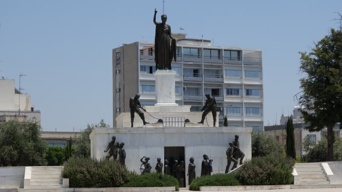 キプロス島・自由記念碑